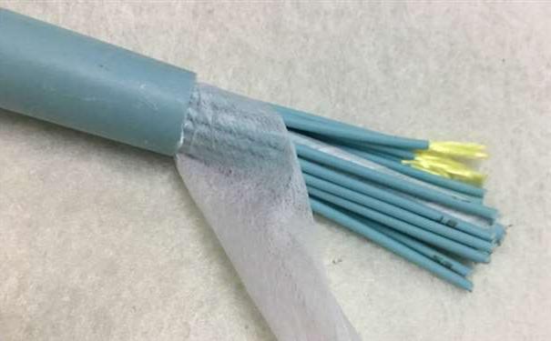 池州市欧孚光缆厂家：室内光缆和室外光缆的区别